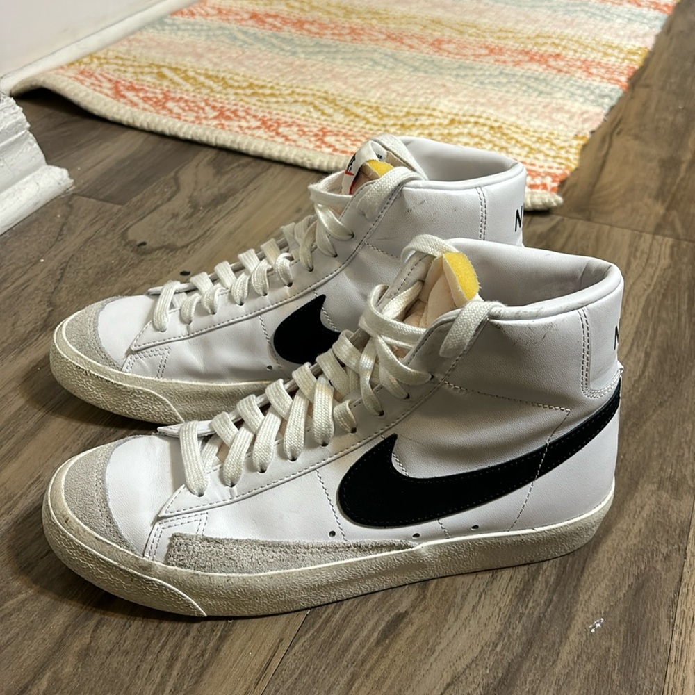 Nike Blazer Mid '77
Women's Shoes